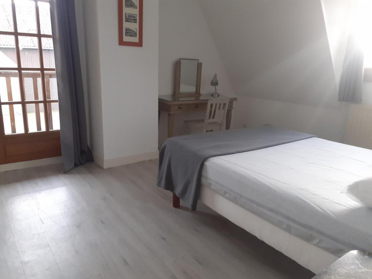 Gite Les Vignettes Bourgeauville Bagian luar foto