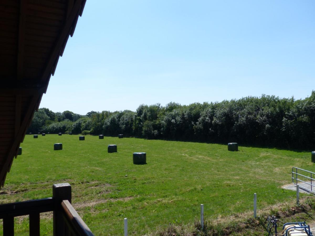 Gite Les Vignettes Bourgeauville Bagian luar foto
